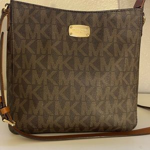 Michael Kors Jet Set Leather Messenger Bag